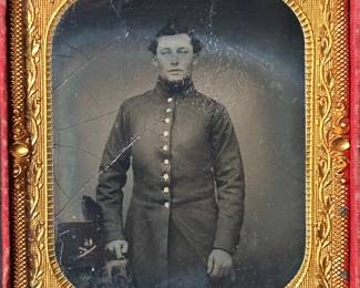 1/6 plate tintype of Union artilleryman 