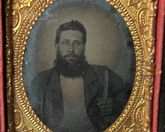 1/9 plate of man with knife