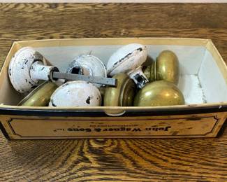 212 AntiqueBrassDoorknobs