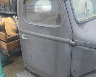 1949 KB 1 INTERNATIONAL TRUCK NOT RUNNING