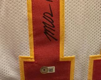 XL Valdes-Scantling Autographed jersey with authenticity