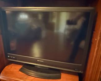 Emerson LC320EM1 LCD Television