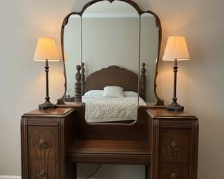 cg Vanity with Bench and Mirror