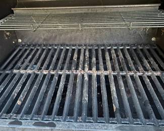 UniFlame 3-Burner Propane Gas Grill