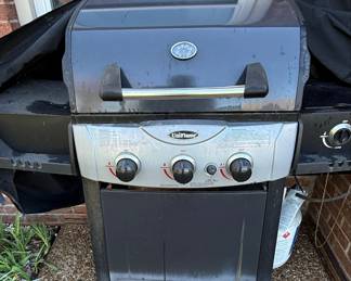 UniFlame 3-Burner Propane Gas Grill