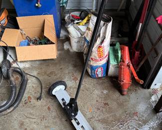 Magnetic rolling sweeper