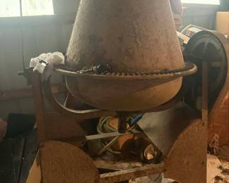 old cement mixer - needs new tires and probably belt