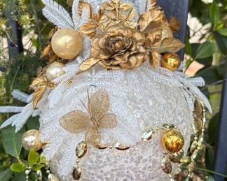 Stunning Ornament