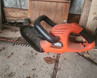 Black & Decker HT2200 22" Electric Hedge Trimmer