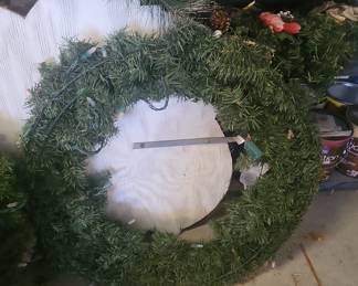 Artificial Christmas Wreath with Lights and Pinecones