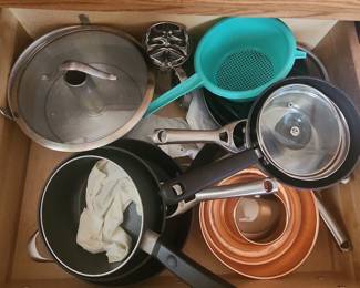 Calphalon Contemporary Nonstick Cookware Set