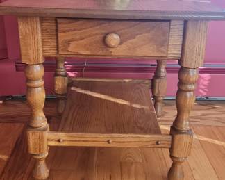 Amish Traditions Oak End Table with Drawer and Magazine Rack