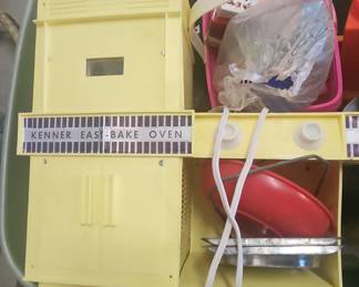 Kenner Easy-Bake Oven (Yellow)
