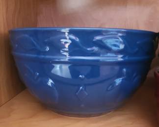 Monmouth Western Stoneware "Chain Link" Mixing Bowls Set