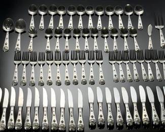 Wallace Southwest 18/10 Stainless Steel Flatware Set. Concho Motif, 71 Pcs