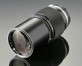 Olympus E. Zuiko 200mm f/4 OM-System Auto-T Telephoto Lens w/ Case