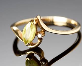 14k Gold Peridot & Diamond Ring, Size 4.75 - Elegant Estate Jewelry