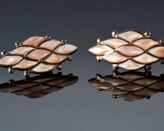 Vintage Zuni Sterling Silver & Mother of Pearl. LeafPost Earrings 4.99g