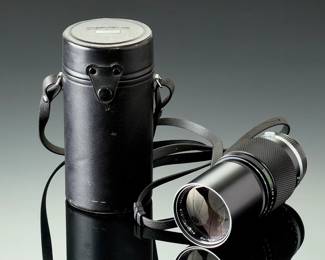 Olympus E. Zuiko 200mm f/4 OM-System Auto-T Telephoto Lens. w/Case