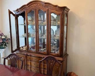 Thomasville China Cabinet