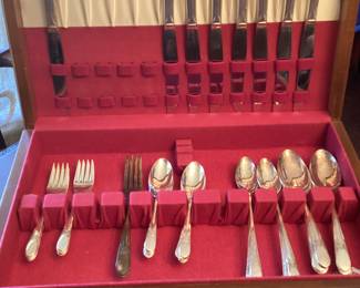 Flatware set