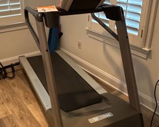 Precor . Treadmill second image