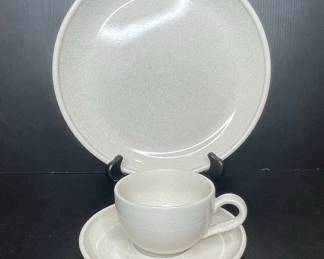 WilliamsSonoma Crackle Glaze Dinner Plate, Cup, and Saucer