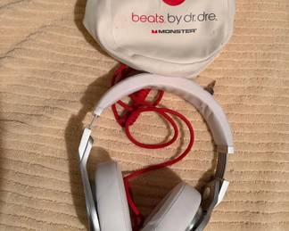 Beats by Dr. Dre Pro OverEar Headphones White