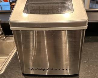 Frigidaire Countertop Ice Maker