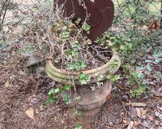 Metal Rooster Concrete Planter