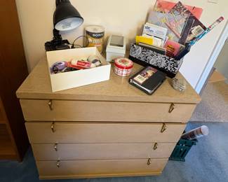 Single Dresser 