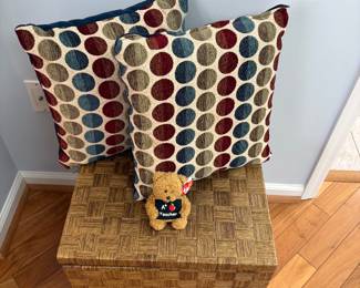 Decorative Pillows 