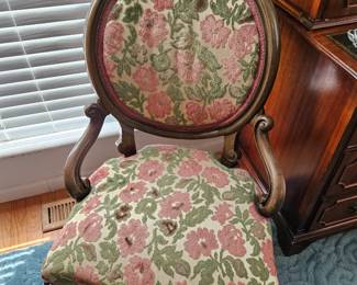 Vintage arm chair