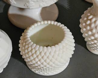 Milk glass 