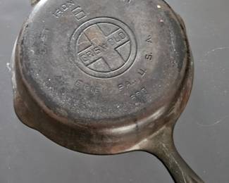 Griswold no.6 cast iron skillet
