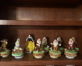 Snow White musical figures
