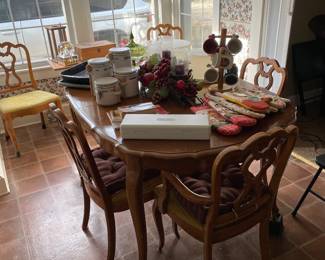 Dining table with 6 chairs