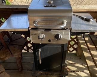 Working gas grill
