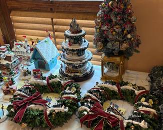 Christmas Decor - Bradford Exchange, Hawthorne Village, Thomas Kinkade