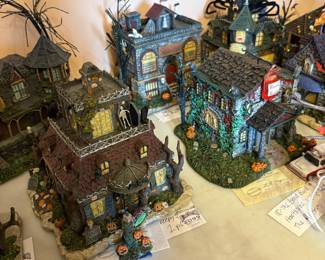 Hawthorne Village, Munster's Halloween Collectable Decor