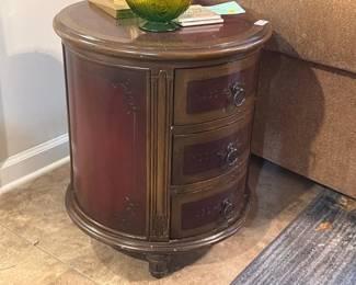 ROUND SIDE TABLE 19DX21.5H