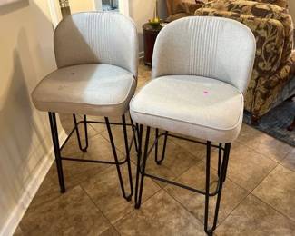 2 BARSTOOLS