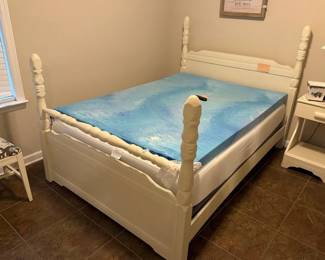 FULL BED WITH ADJUSTABLE BASE
