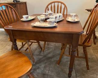 ANTIQUE WALNUT KITCHEN TABLE  4 CHAIRS