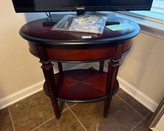 OVAL SIDE TABLE