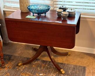 DROP LEAF TABLE