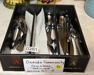 ONEIDA COMMUNITY STAINLESS SATINIQUE FLATWARE