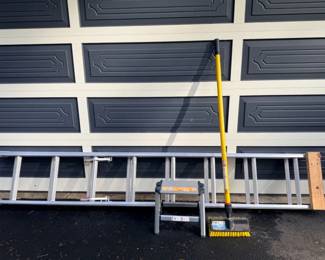 90 WernerSaftMaster16AluminumExtensionLadderStepStoolBrush