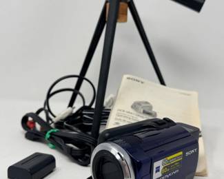 31 SonyandZeissHandycamTripodandVideoCablesDoubleBattery