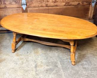 32 FarmhouseStyleMapleOvalSurfboardCoffeeTable
